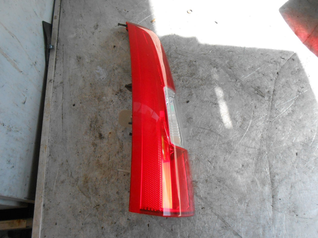 VOLVO V70 MK2 2005 FACELIFT NSR PASSENGER SIDE REAR UPPER LIGHT SECTION