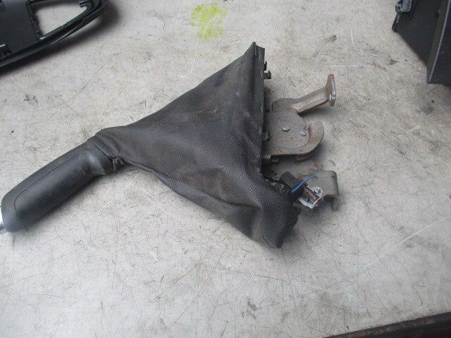 2012 VAUXHALL CORSA D HANDBRAKE LEVER MECHANISM 39141241