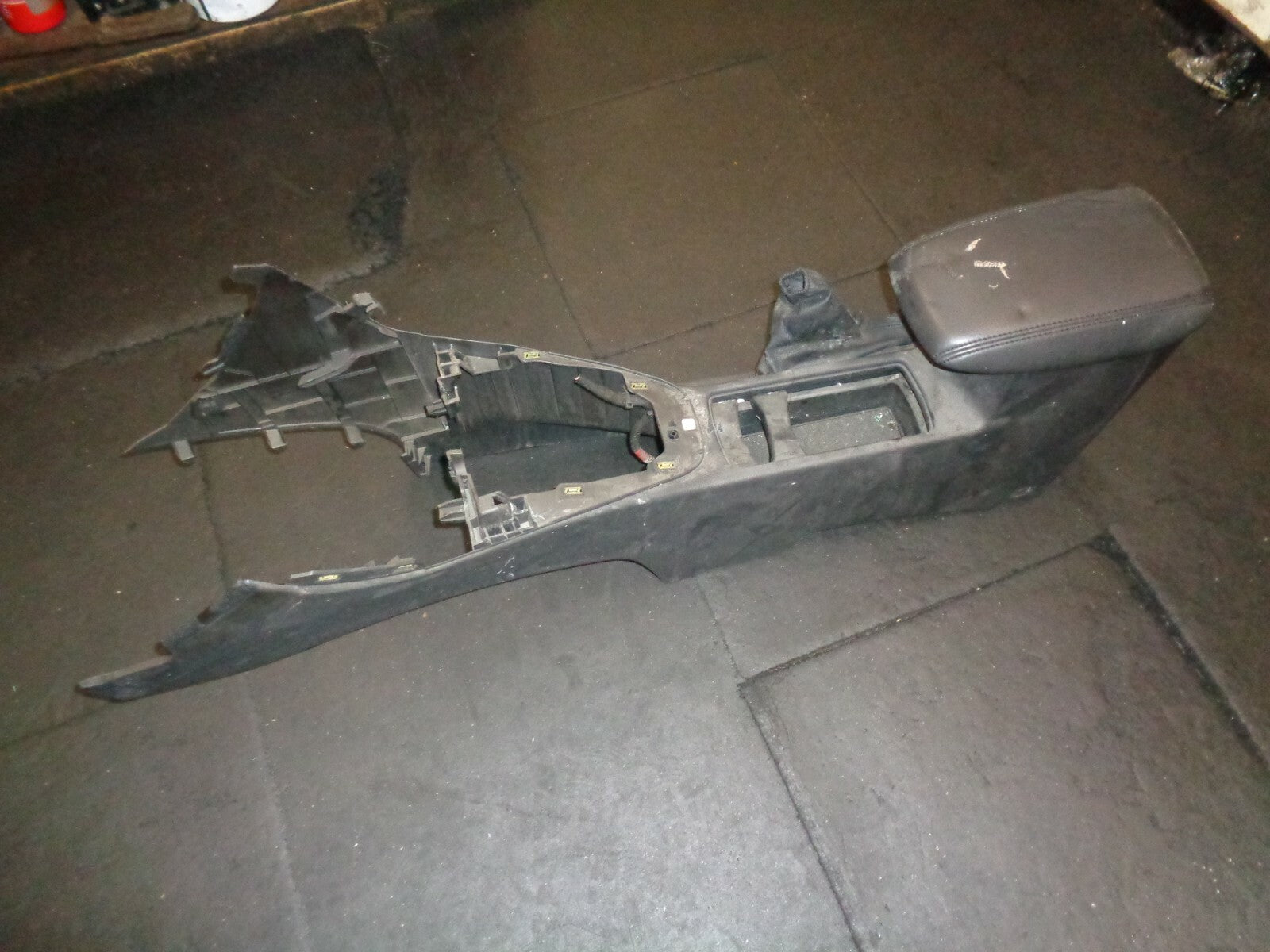 FORD FOCUS 2017 MK3 CENTER CONSOLE ARMREST BLACK F1EBA045M62D