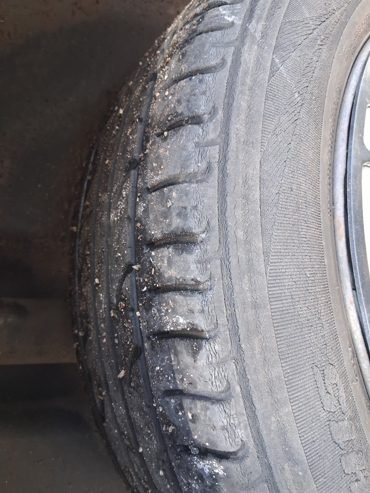 2011 VW VOLKSWAGEN FOX 3 DOOR 14 INCH ALLOY WHEEL WITH TYRE 185/60R14