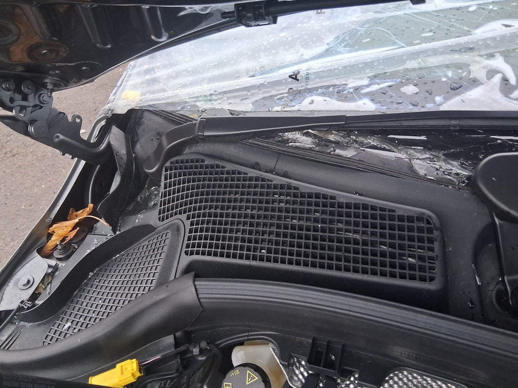 2025 MERCEDES BENZ GLA 180 FACELIFT H247 FRONT WINDSCREEN SCUTTLE PANEL
