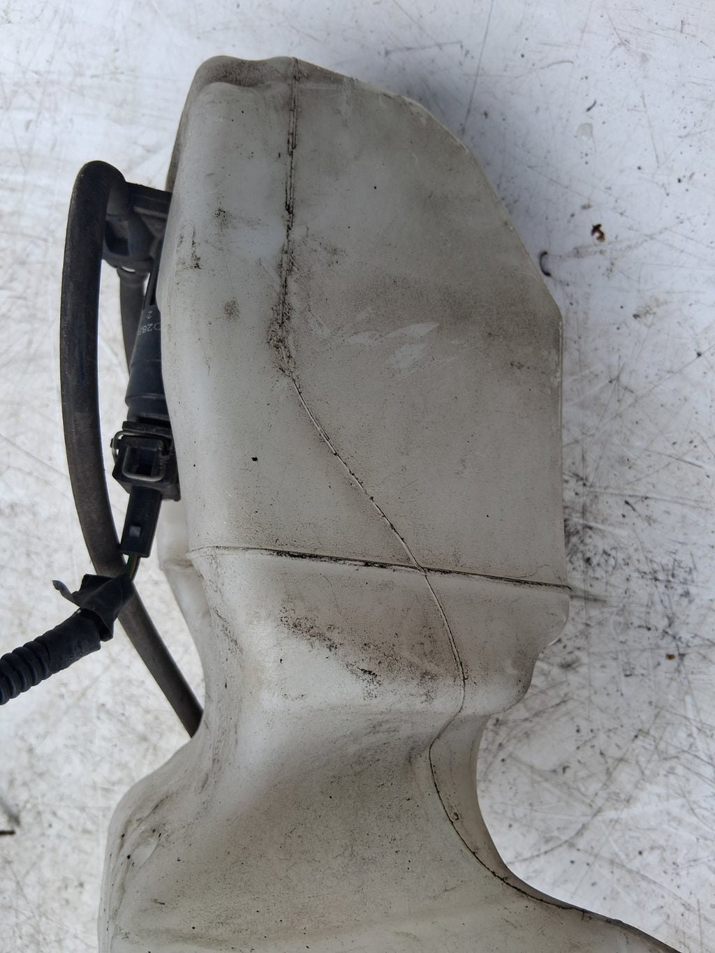 2010 FIAT 500 LOUNGE MK1 FRONT WINDSCREEN WASHER BOTTLE TANK RESERVOIR