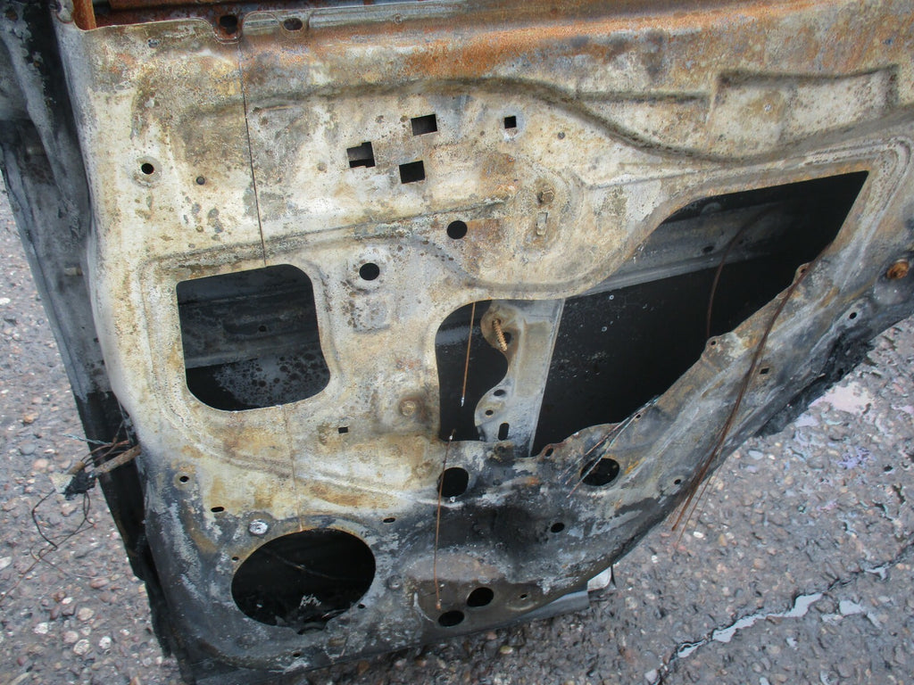 NISSAN QASHQAI J11 MK2 OSR DRIVER SIDE REAR BARE DOOR SHELL DAMAGED
