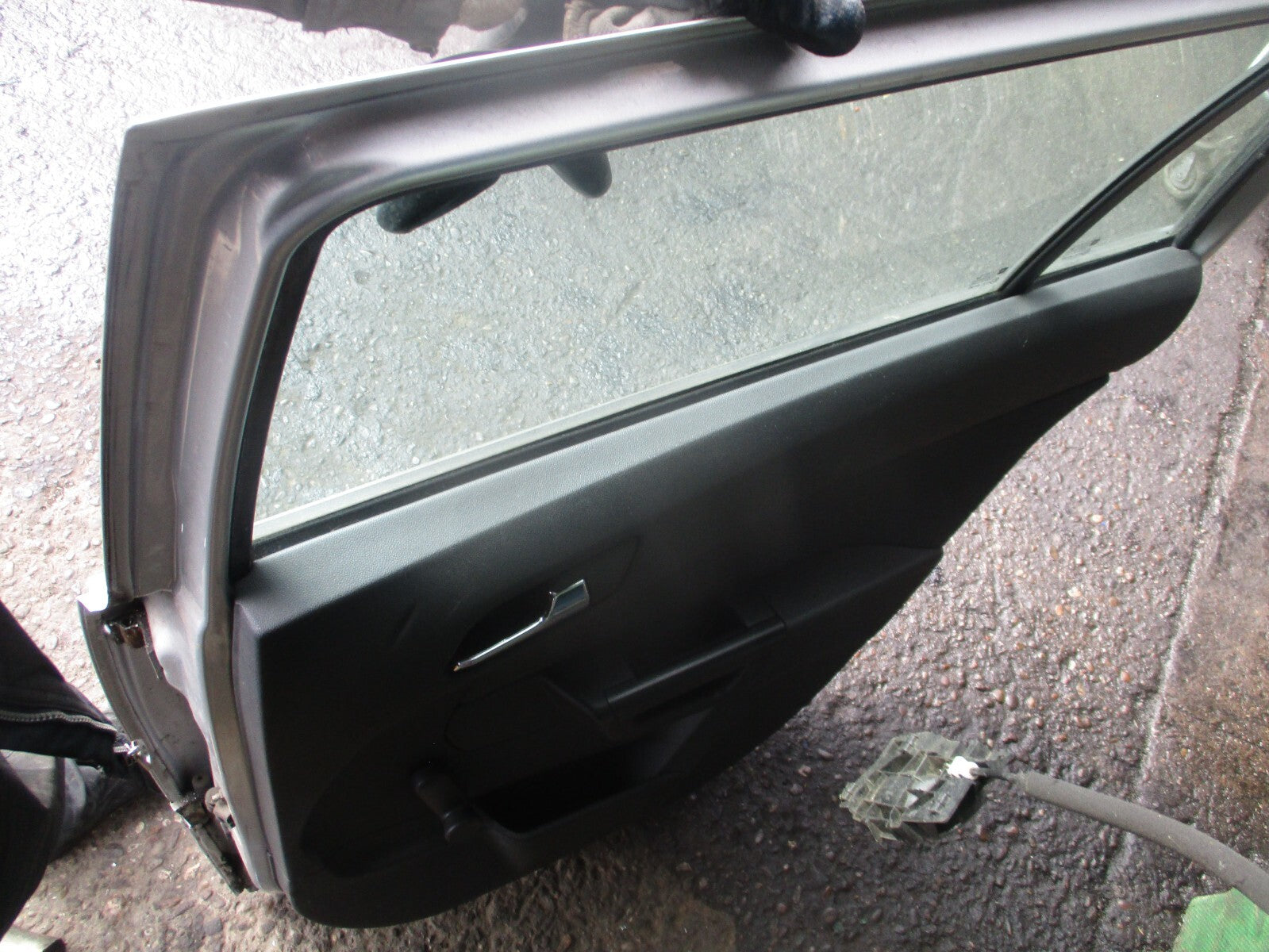 2005 VAUXHALL ASTRA H ESTATE OSR DRIVER SIDE REAR COMPLETE DOOR SILVER Z157