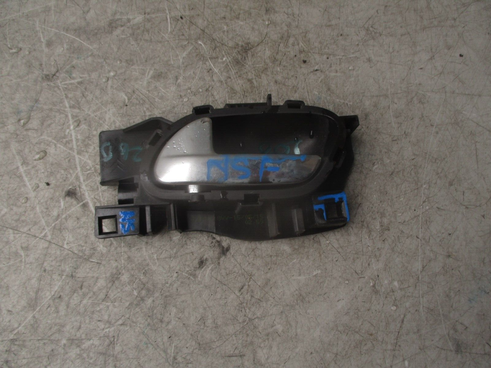 2015 PEUGEOT 208 5 DOOR NSF PASSENGER SIDE FRONT LEFT INTERIOR DOOR HANDLE
