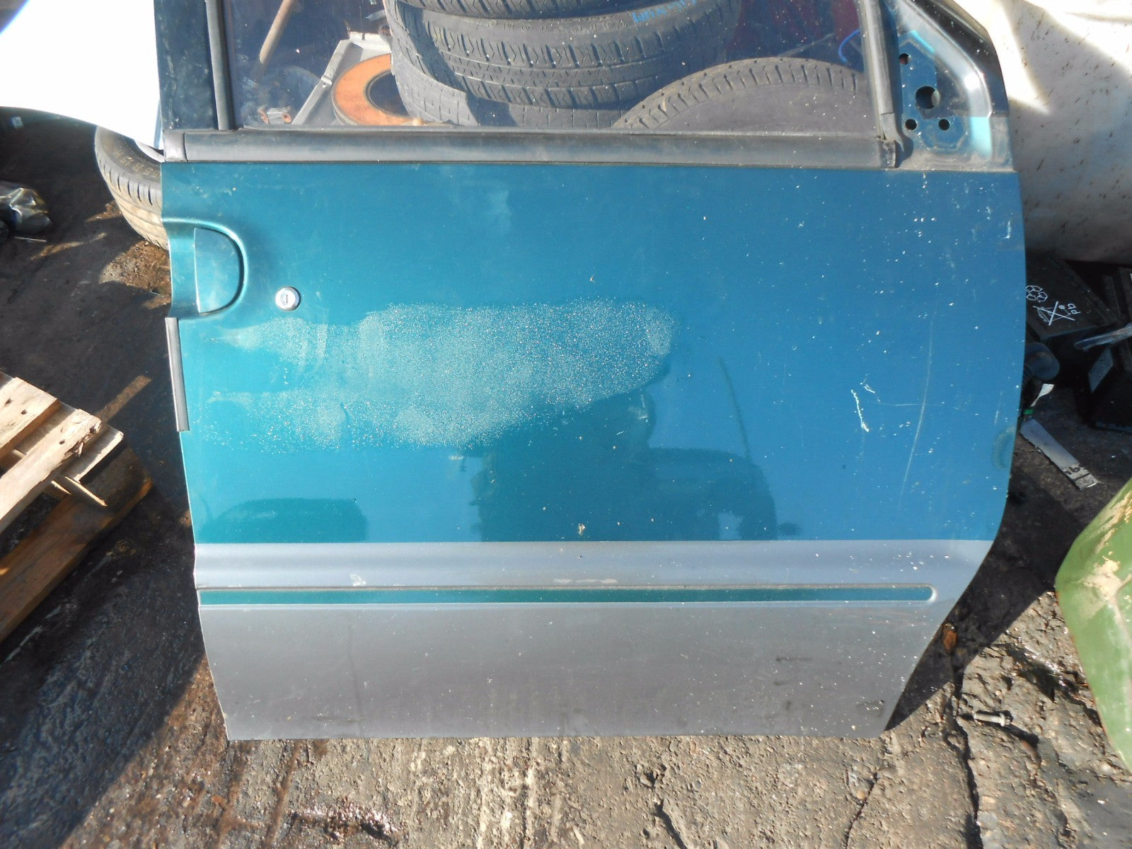 NISSAN SERENA C23 (MK1) 1994 OSF DRIVER SIDE FRONT COMPLETE DOOR GREEN