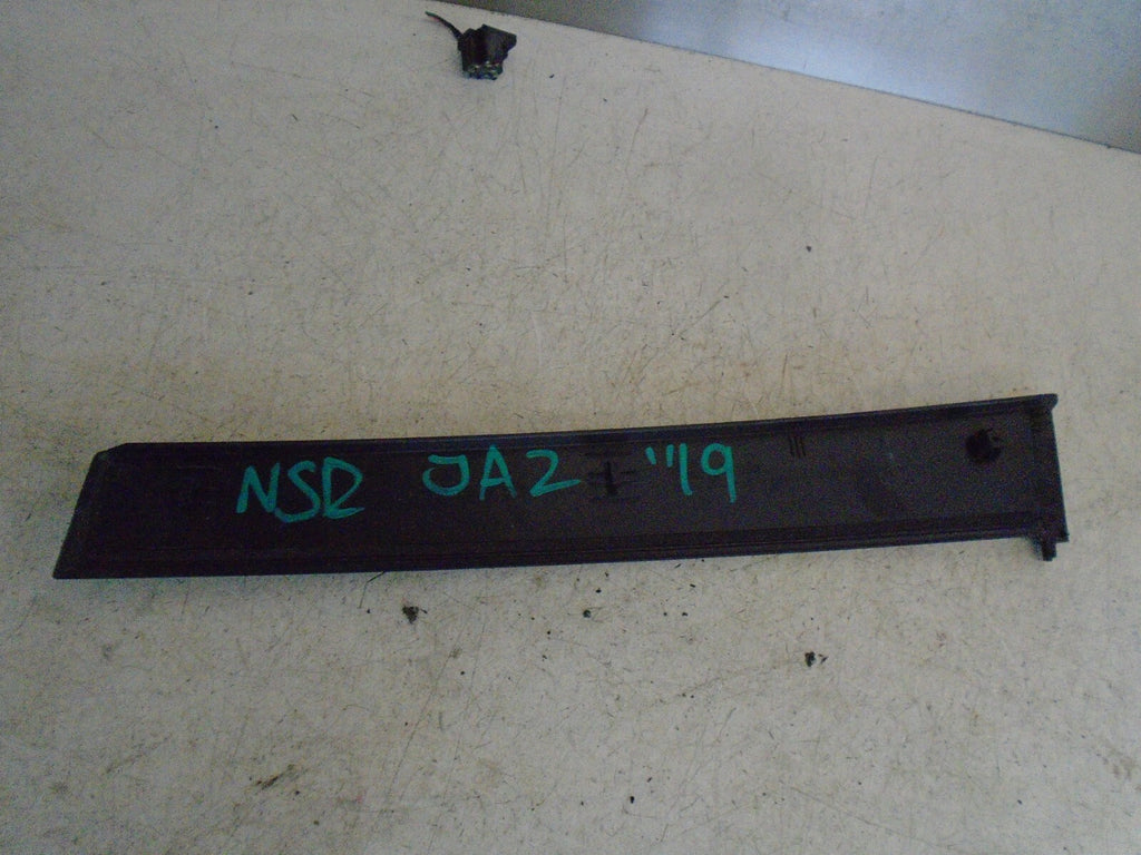 HONDA JAZZ MK2 2015 NSR REAR PASSENGER SIDE GARNISH DOOR SASH 72970TF0