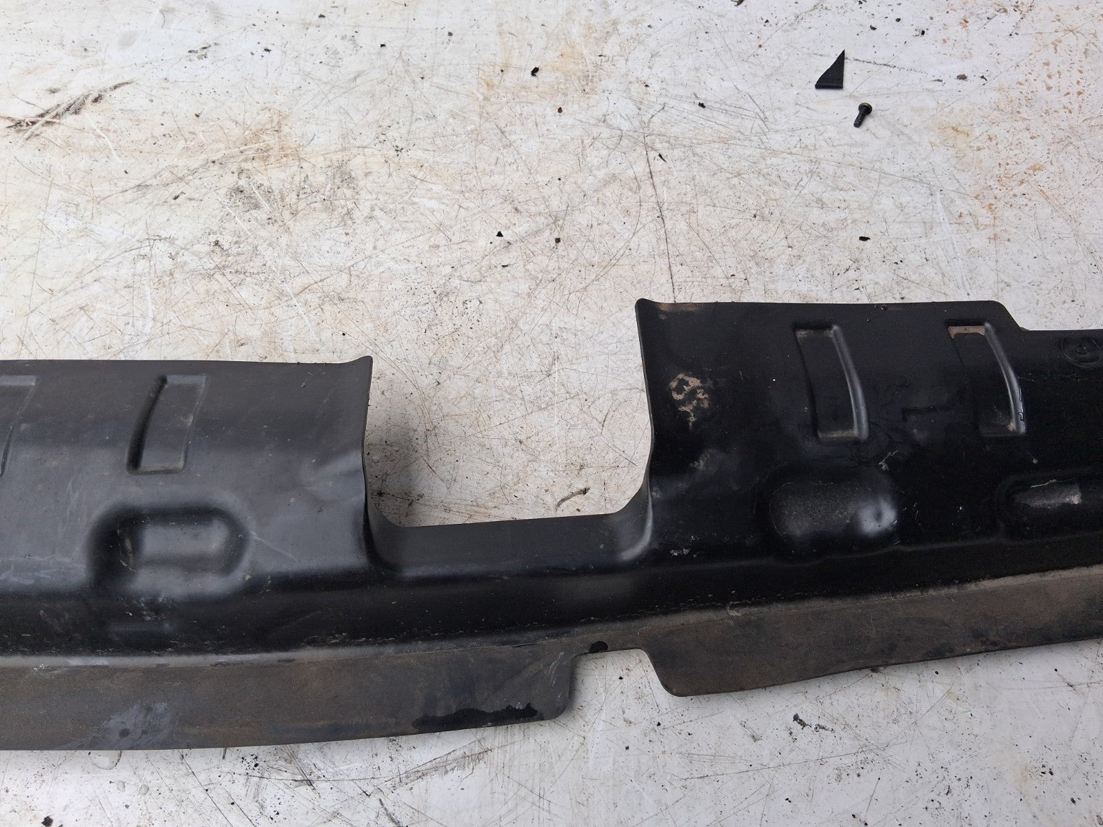 2024 RENAULT  TRAFIC MK3 AIR DEFELCTOR COOLING RAD FAN SUPPORT 165529579R