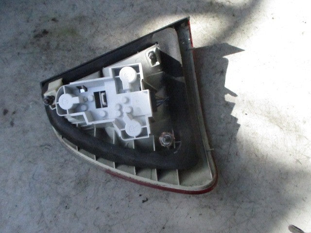 2002 BMW 3 SERIES OSR DRIVER SIDE REAR BRAKE TAIL LIGHT 28670204