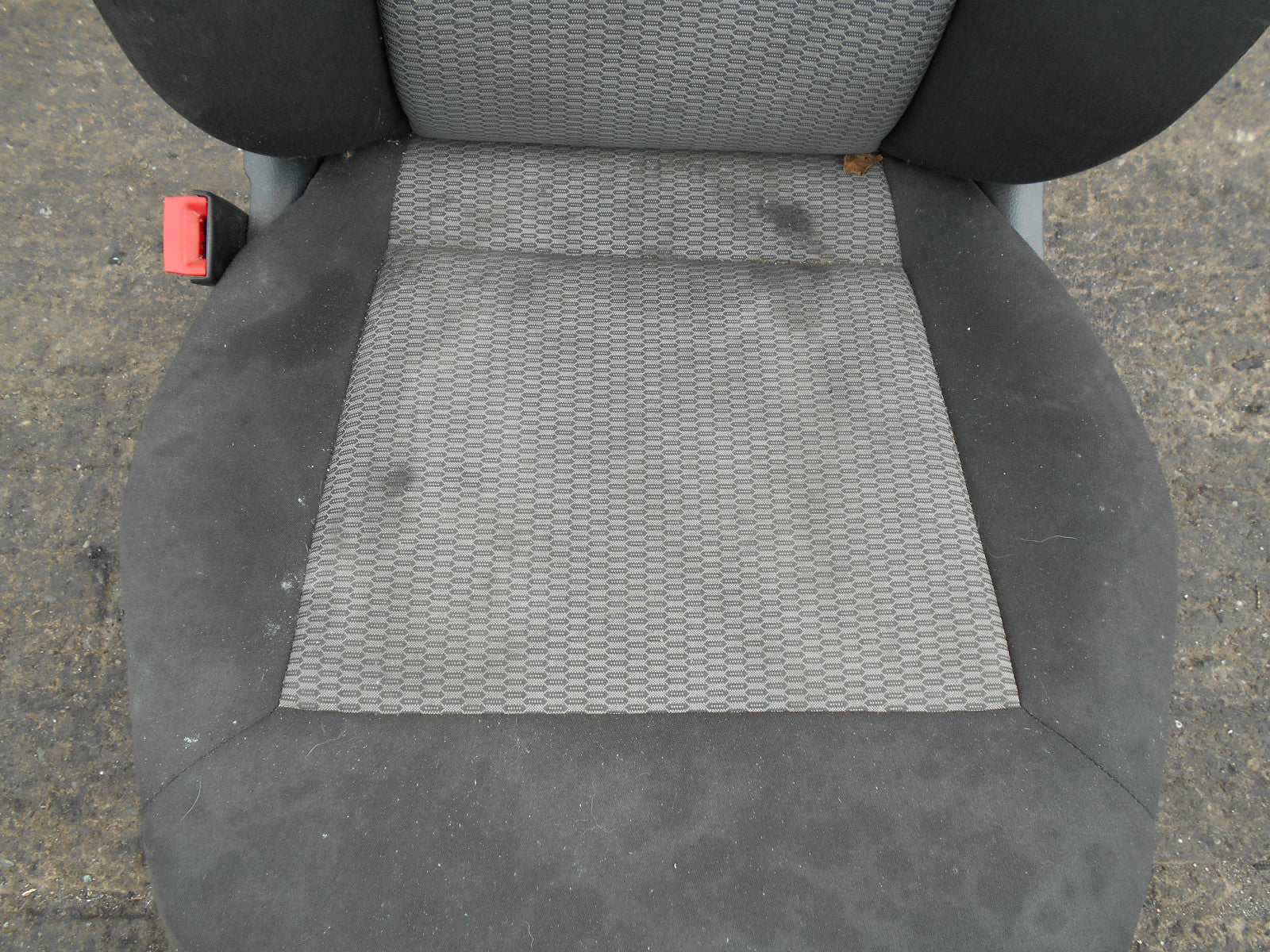 VOLKSWAGEN VW POLO 6R 2012 5 DOOR NSF PASSENGER SIDE FRONT SEAT BLACK & GREY