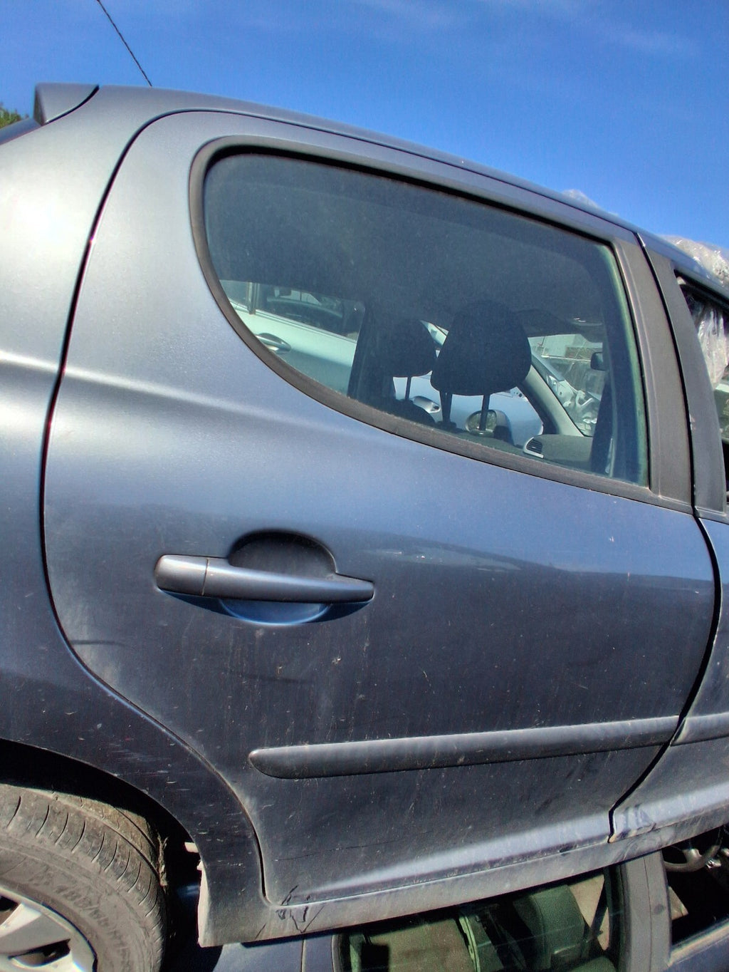 2009 PEUGEOT 207 OSR DRIVER SIDE REAR COMPLETE DOOR GRIS THORIUM METALLIC KTHC