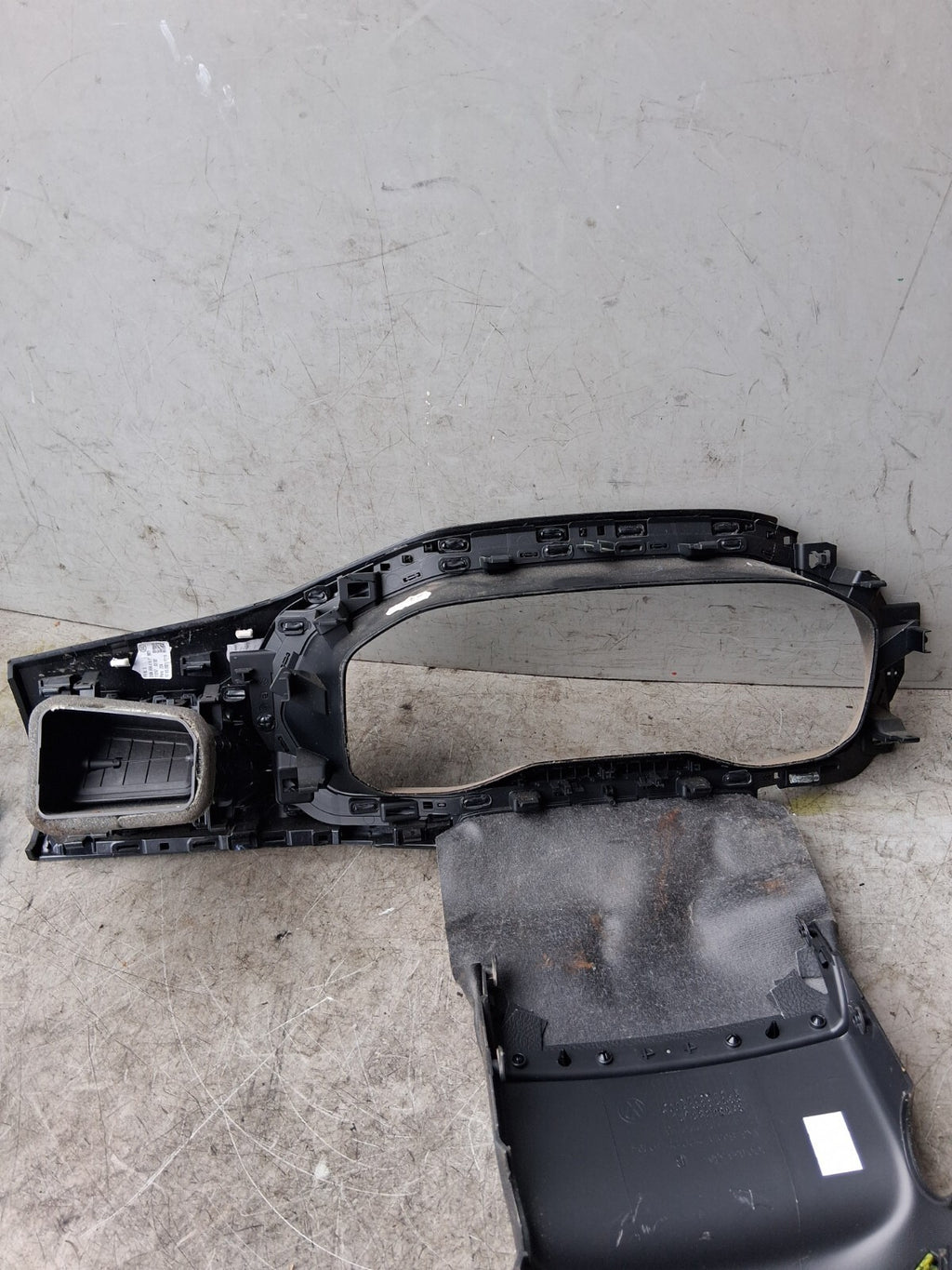 2021 VOLKSWAGEN T-CROSS DASHBOARD SPEEDO SURROUND TRIM WITH AIR VENT 2G0858560
