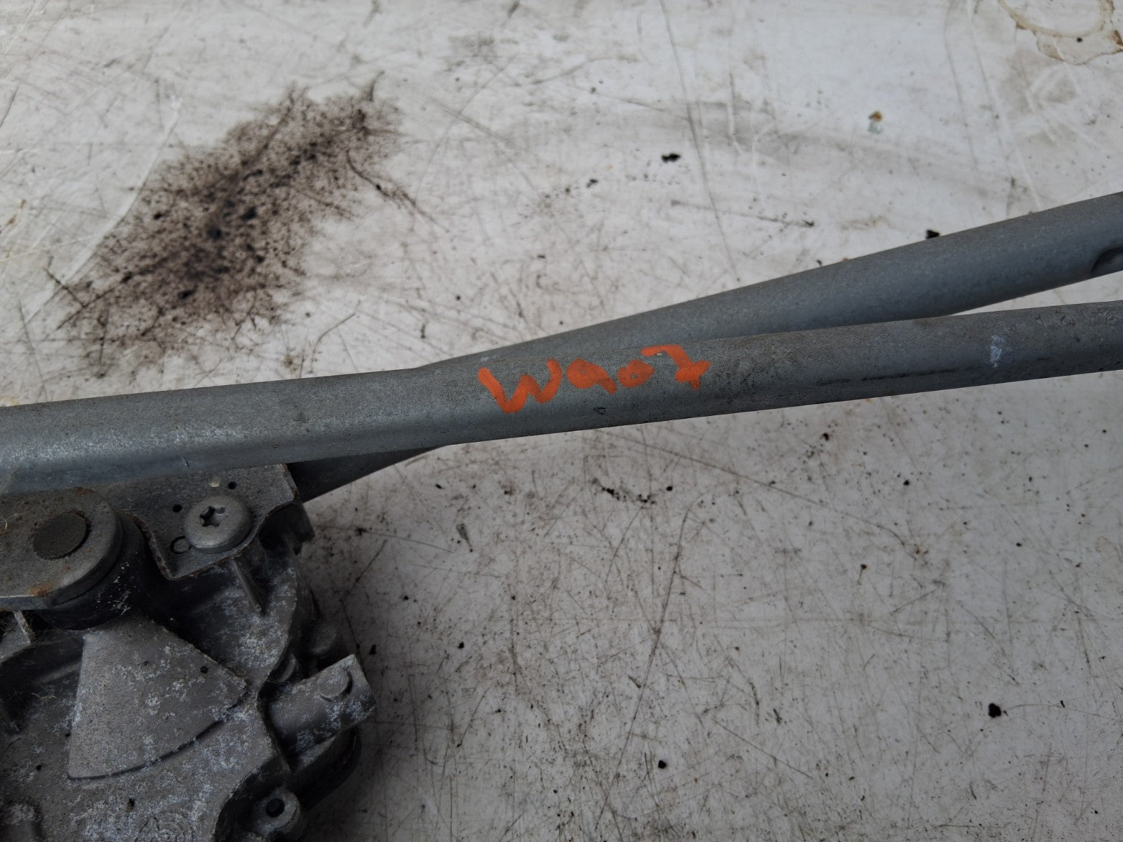2018 MERCEDES SPRINTER W907 FRONT WINDSCREEN WIPER MOTOR LINKAGE A9108200500