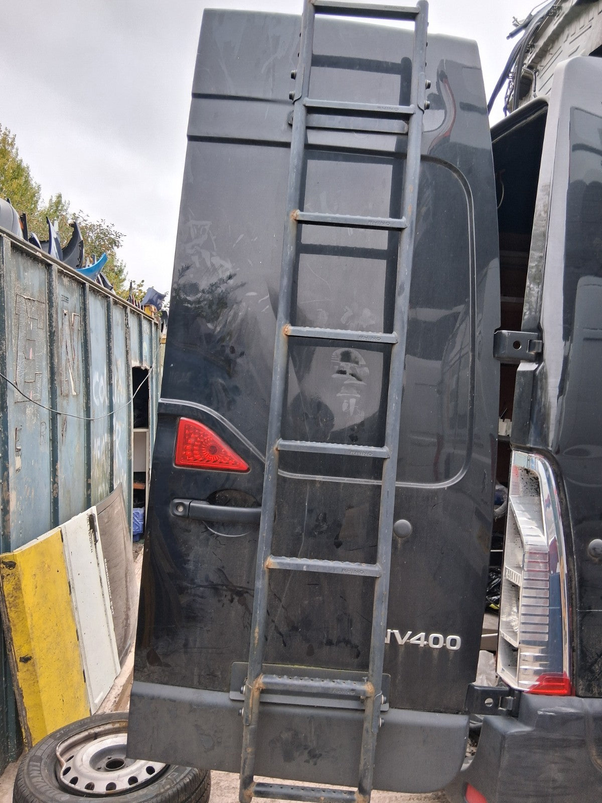 2021 NISSAN NV400 MK1 OSR DRIVER SIDE REAR RIGHT COMPLETE DOOR BLACK