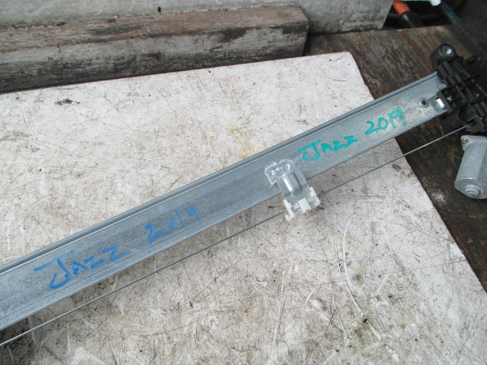 HONDA JAZZ MK4 2019 5 DOOR OSF DRIVER SIDE FRONT DOOR WINDOW REGULATOR MOTOR