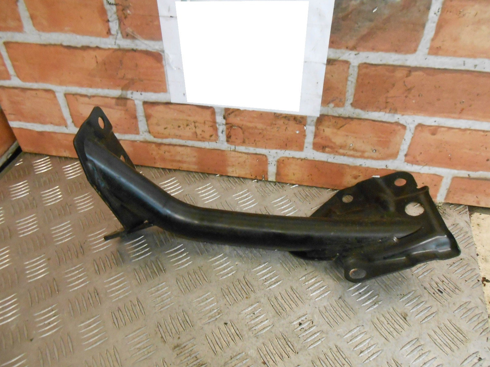 AUDI TT 8N 2003 NS PASSENGER B-PILLAR BRACE METAL TUBE BAR SUPPORT 8N8880265