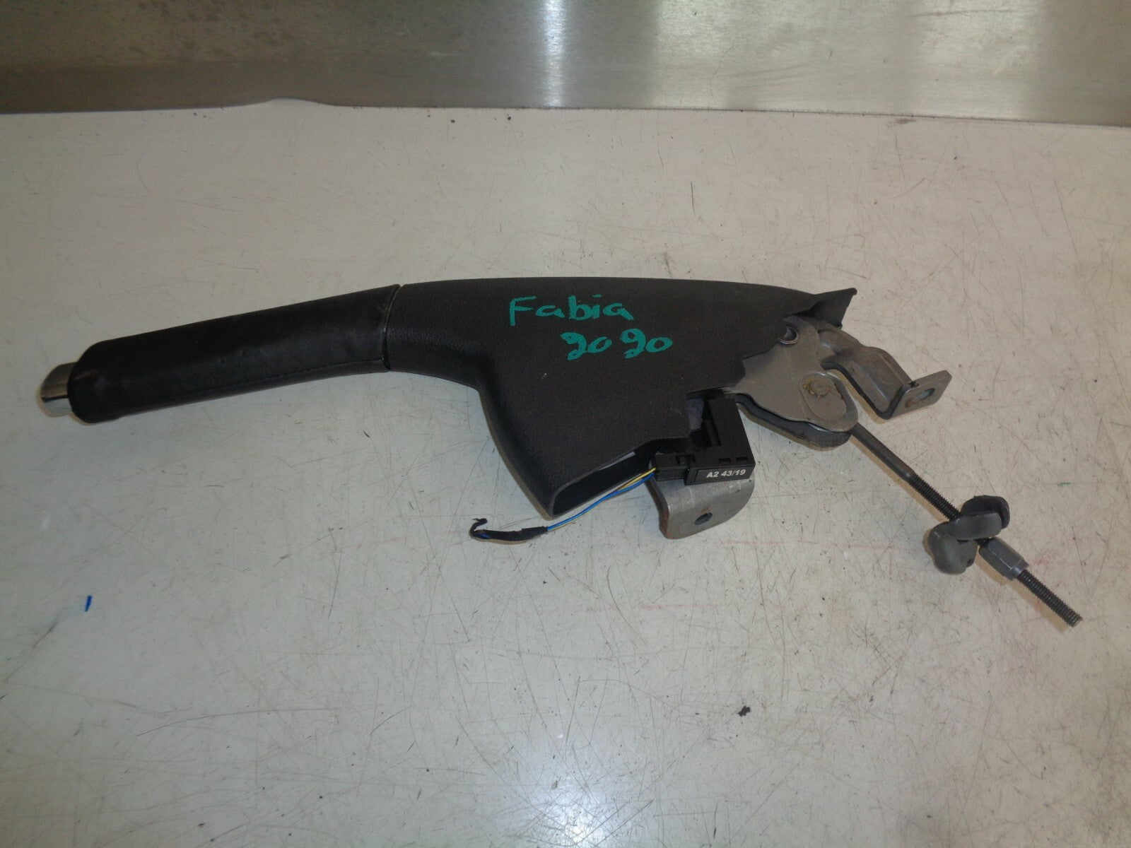 SKODA FABIA 2020 MK3 NJ 1.0 PETROL HAND BRAKE LEVER 6V0711461A