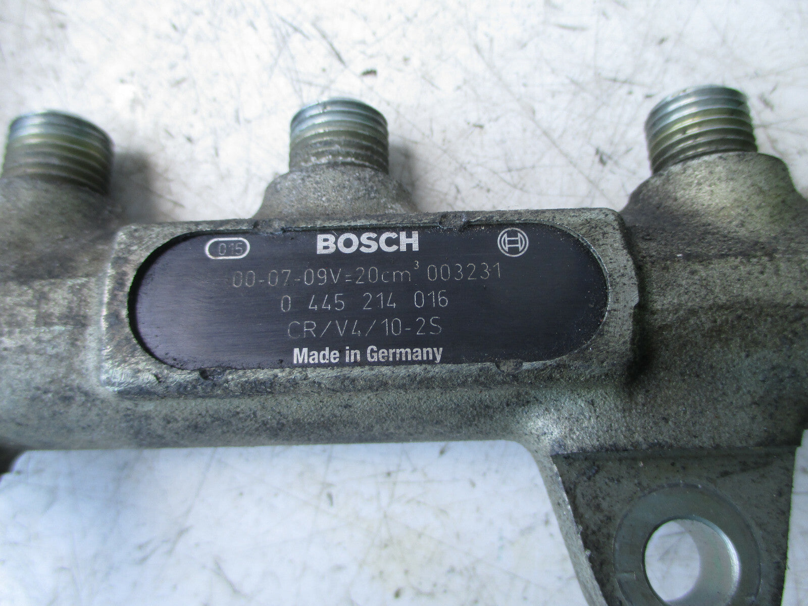BOSCH  FIAT STILO DOBLO PUNTO FUEL INJECTION RAIL 1.9 JTD BOSCH 0445214016
