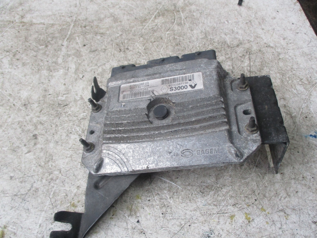 RENAULT MEGANE MK2 2004 ECU ENGINE CONTROL UNIT 8200387138,21584288