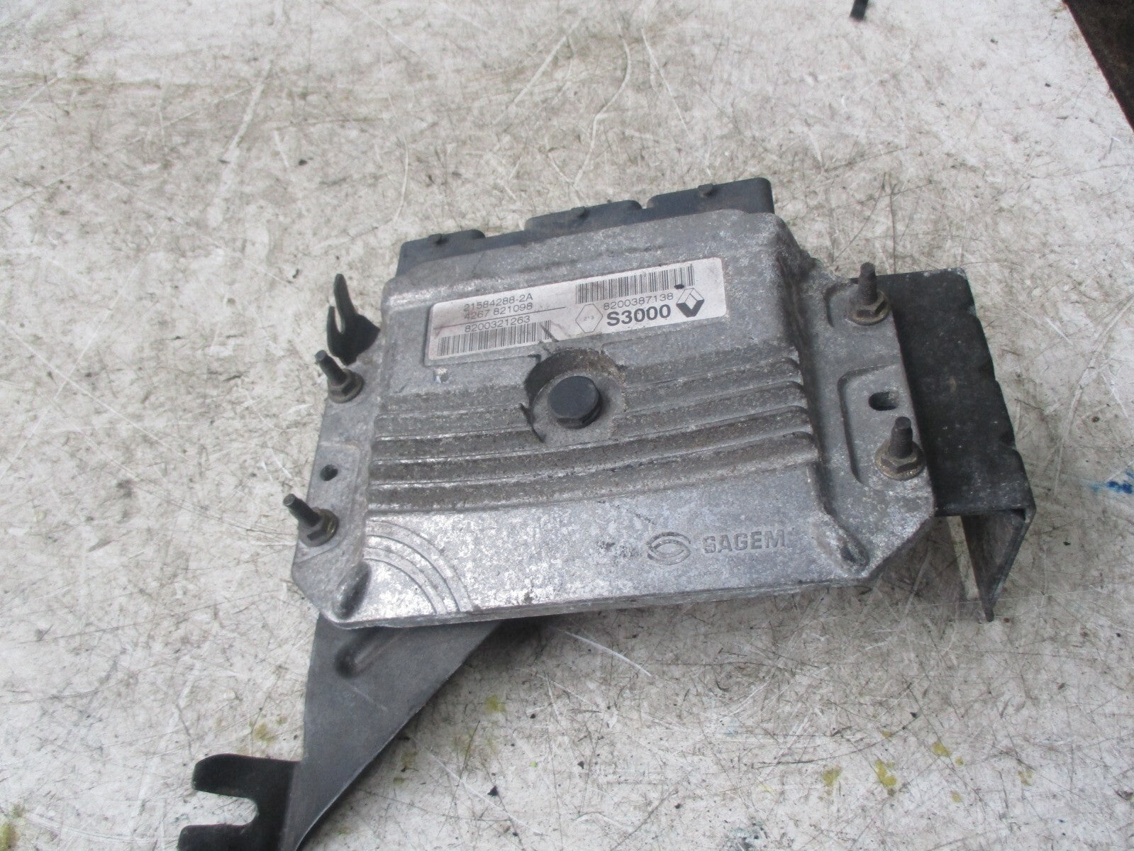 RENAULT MEGANE MK2 2004 ECU ENGINE CONTROL UNIT 8200387138,21584288