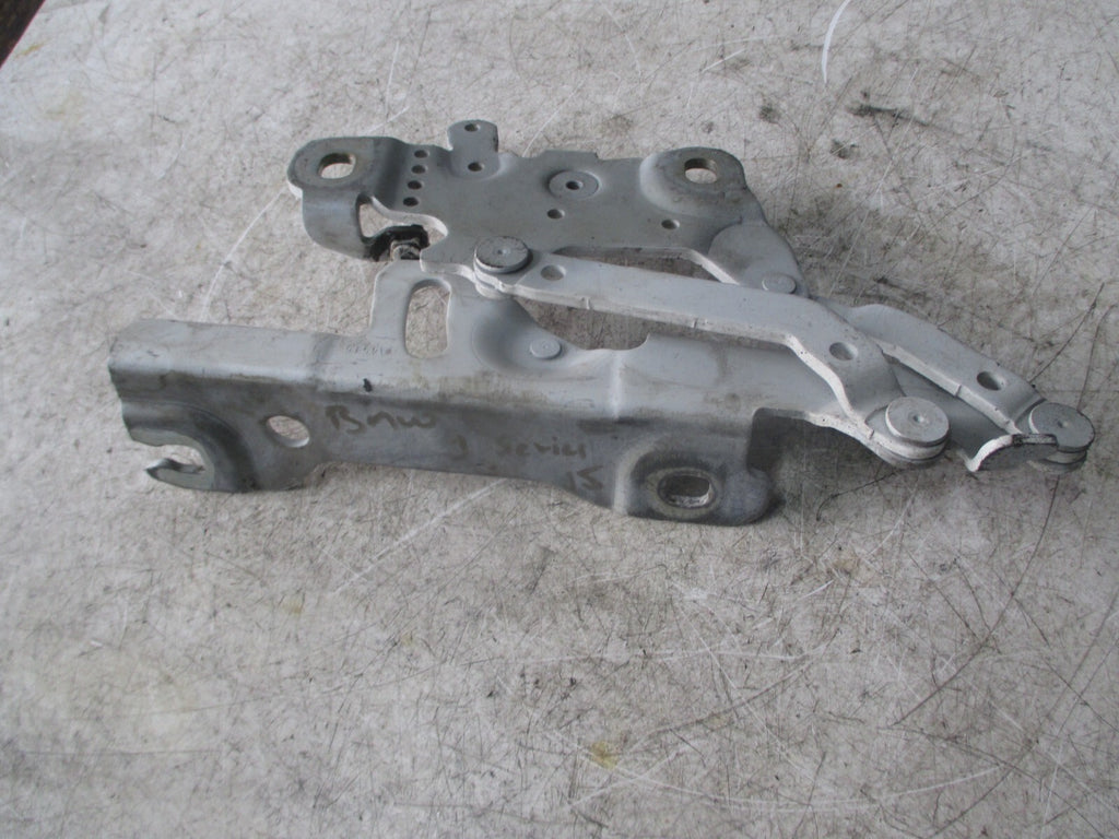 BMW 1 SERIES E88 2015 NSF PASSENGER SIDE FRONT LEFT BONNET HINGE WHITE 13989610
