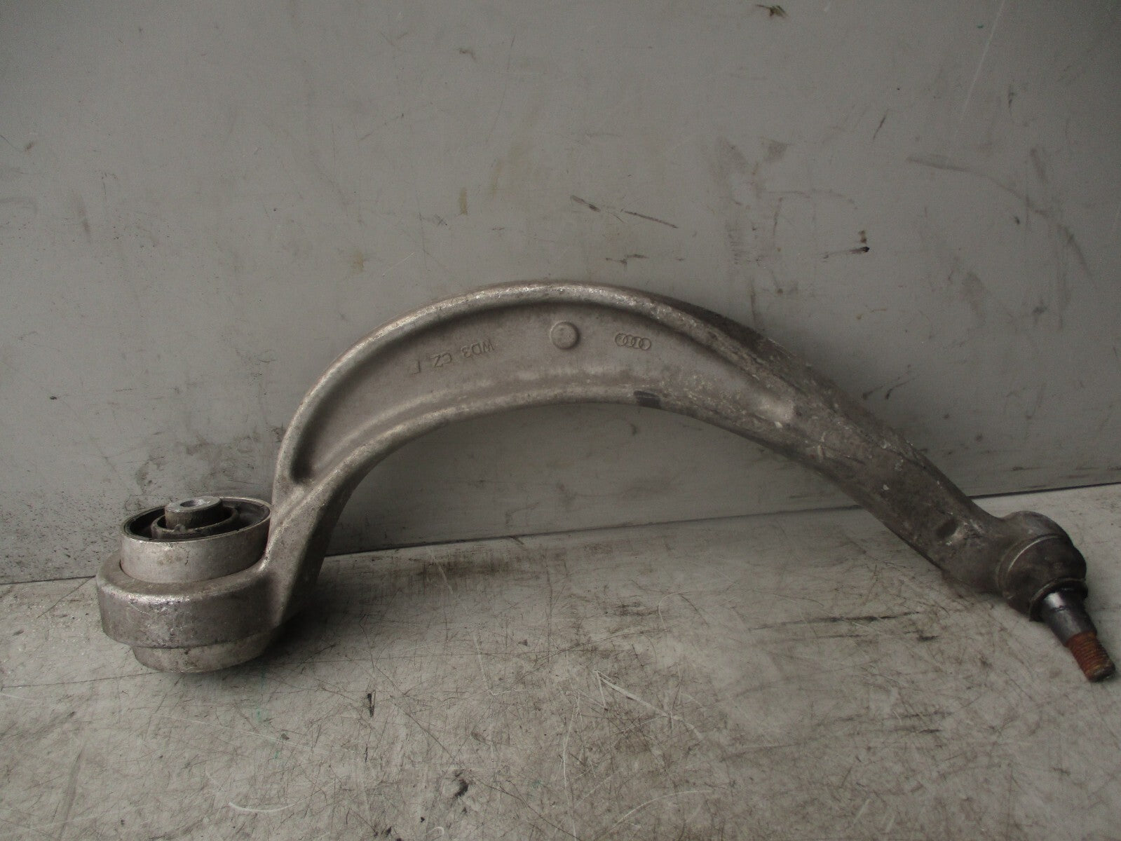 2016 AUDI A6 C7 2.0 DIESEL NSF PASSENGER SIDE FRONT LEFT CONTROL ARM 4G0407695