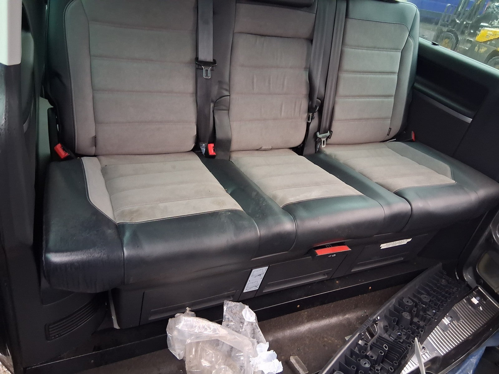 2023 VOLKSWAGEN TRANSPORTER CARAVELLE T6.1 REAR TRIPLE SEAT BENCH SEAT COMPLETE