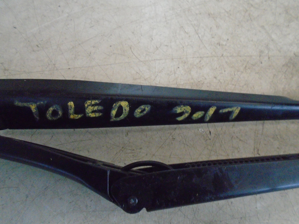 SEAT TOLEDO 2017 MK4 FRONT RIGHT LEFT PAIR WINDSCREEN WIPER ARMS 5JC955409