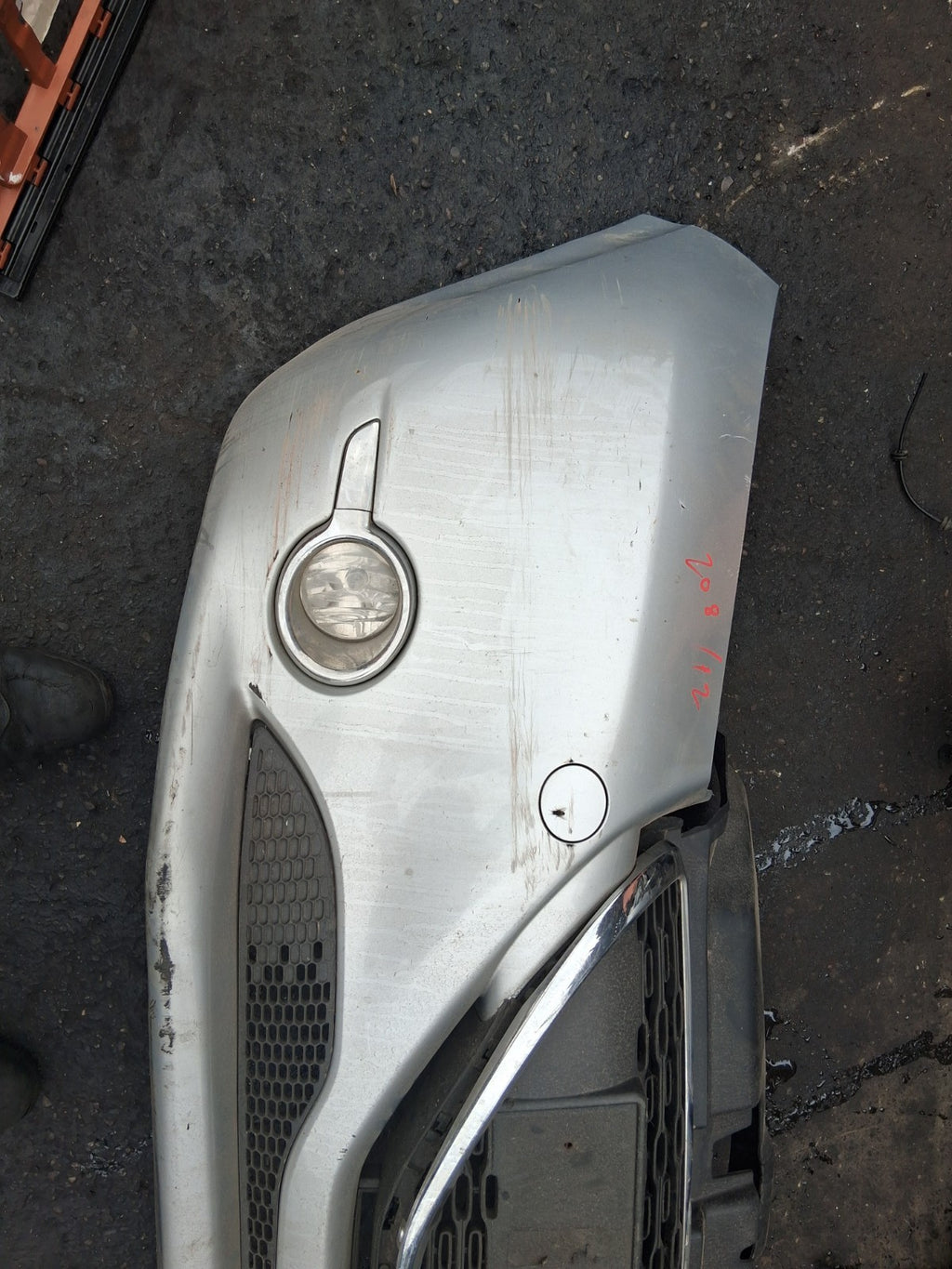 2012 PEUGEOT 208 COMPLETE FRONT BUMPER WITH FOG LIGHTS & GRILLE SILVER