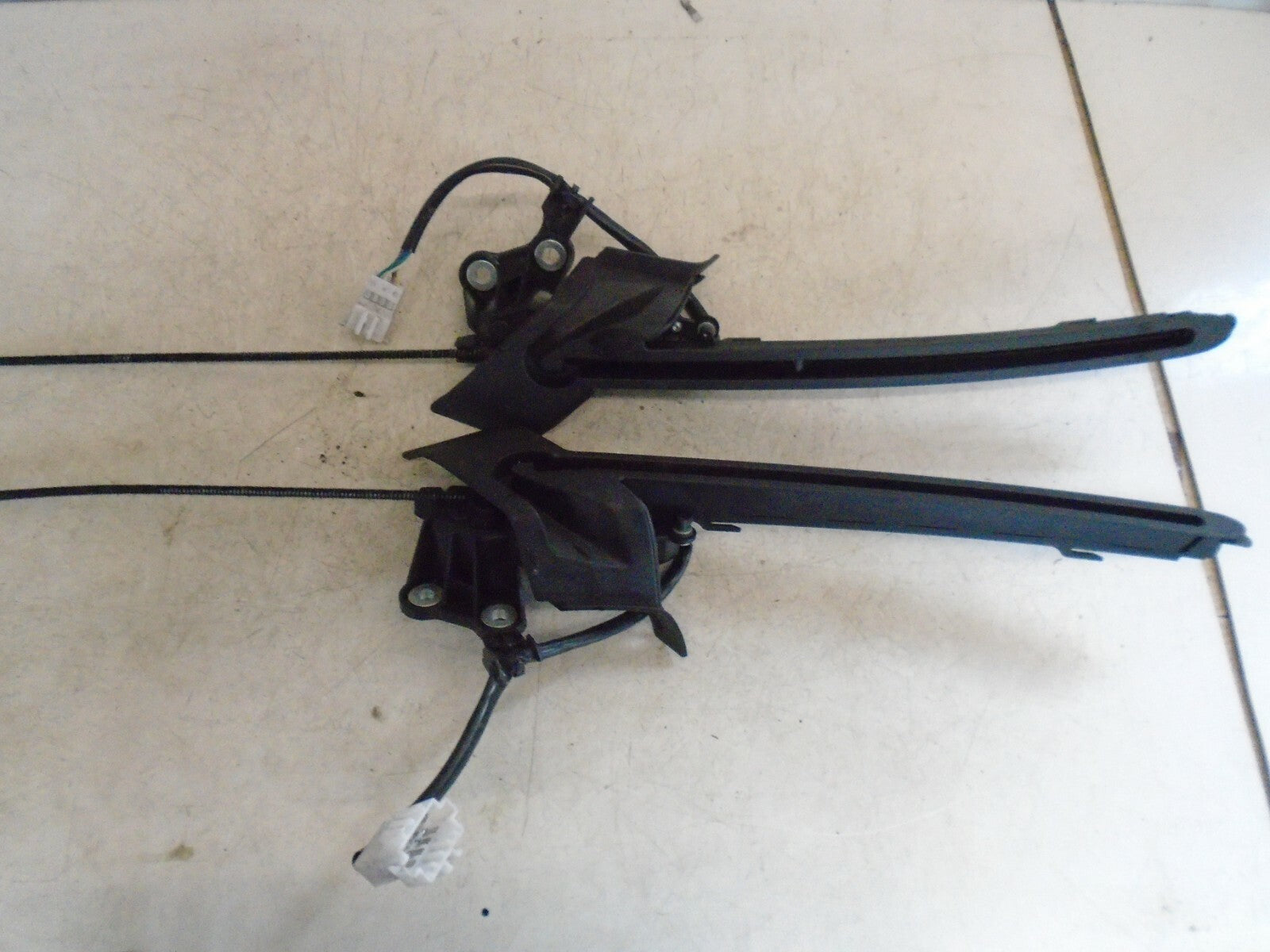 MERCEDES BENZ E CLASS W212 REAR MOTOR PAIRS A2128202942/3042