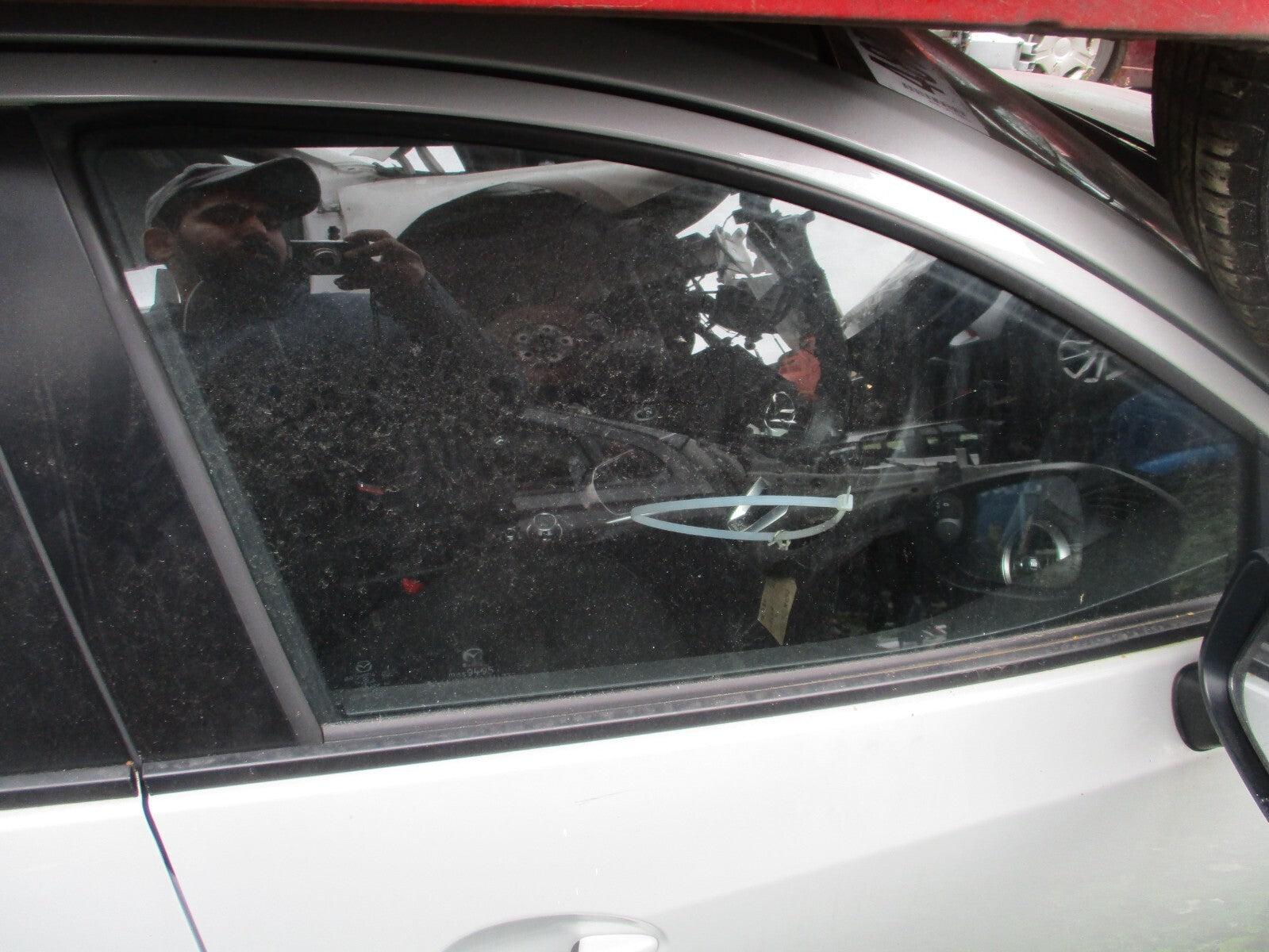 2023 MAZDA 2 MK3 DJ OSF DRIVER SIDE FRONT WINDOW GLASS DROP PANEL