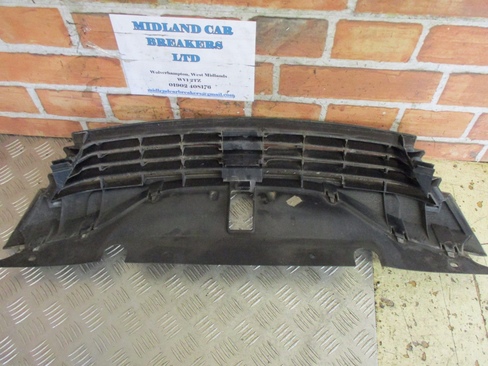 RENAULT LAGUNA MK2 2003 FRONT BUMPER GRILL GRILLE AIR INTAKE 8200012581