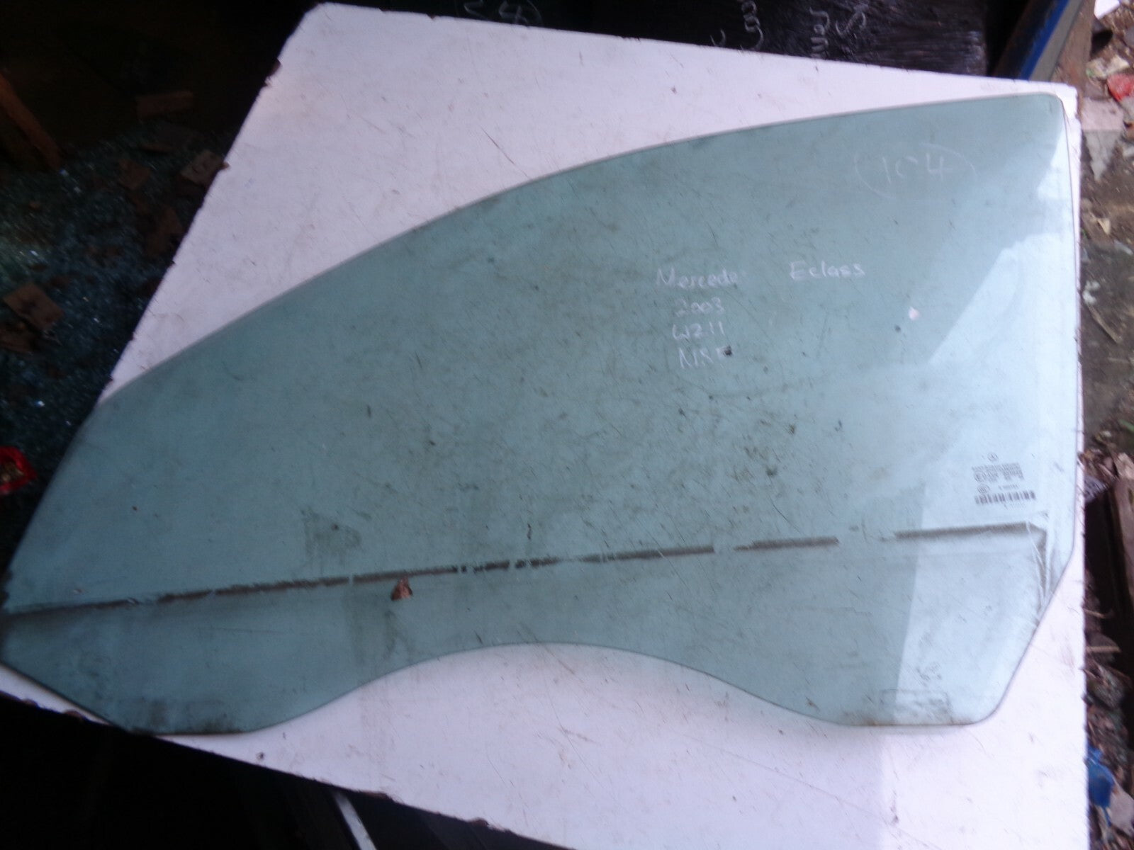 MERCEDES BENZ E CLASS E211 NSF PASSENGER SIDE FRONT DOOR WINDOW GLASS