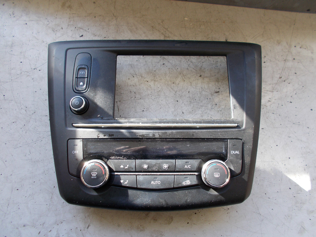 RENAULT KADJAR 2016 C7D SAT NAV SURROUND & HEATER CONTROL PANEL 275102210R