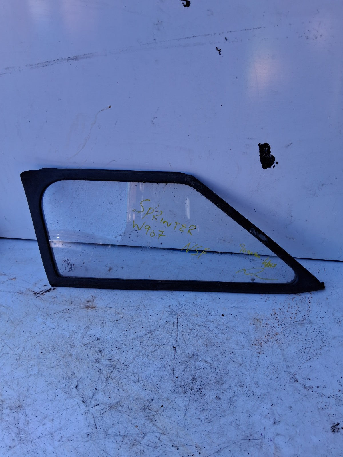 MERCEDES BENZ SPRINTER MK1 2006 NSF PASSENGER SIDE FRONT WINDOW QUARTER GLASS