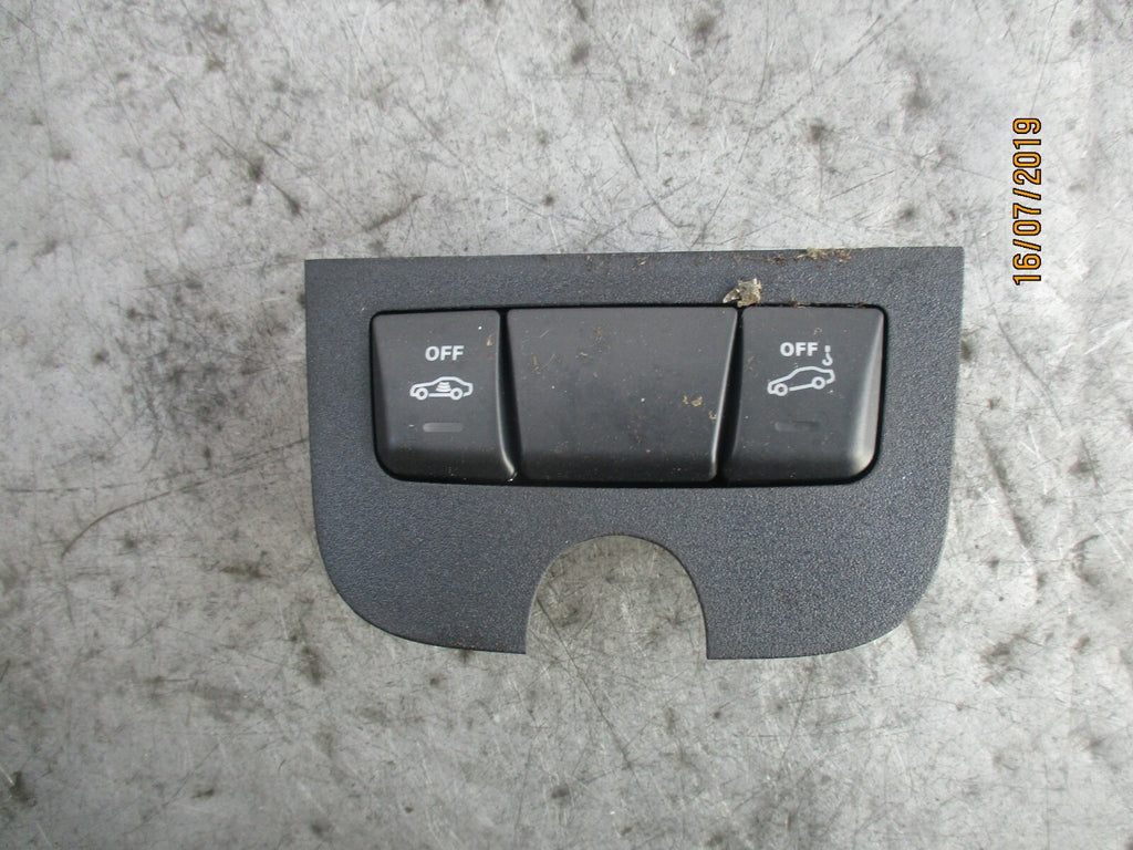 MERCEDES A CLASS W176 ALARM ACTIVATION SWITCH BUTTON A1728208710