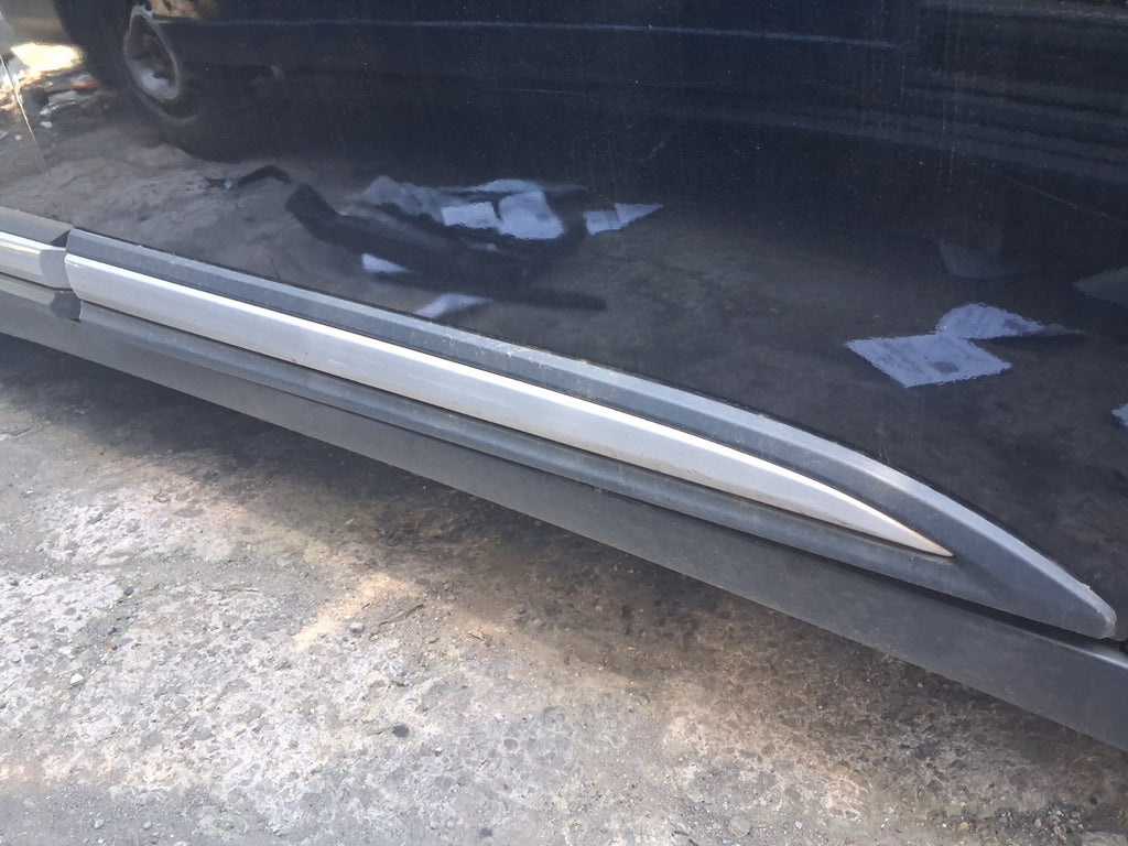 2018 MITSUBISHI OUTLANDER MK3 OSF DRIVER FRONT LOWER DOOR MOULDING TRIM