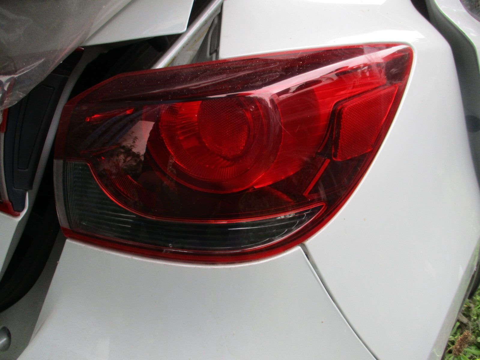 2023 MAZDA 2 MK3 DJ FACELIFT OSR DRIVER SIDE REAR OUTER TAIL LIGHT LAMP