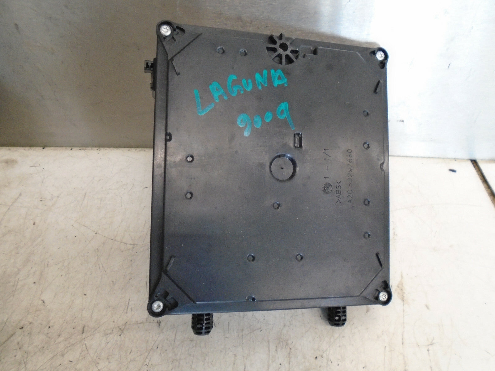RENAULT LAGUNA MK3 2009 BCM BODY CONTROL MODULE 284B12329R