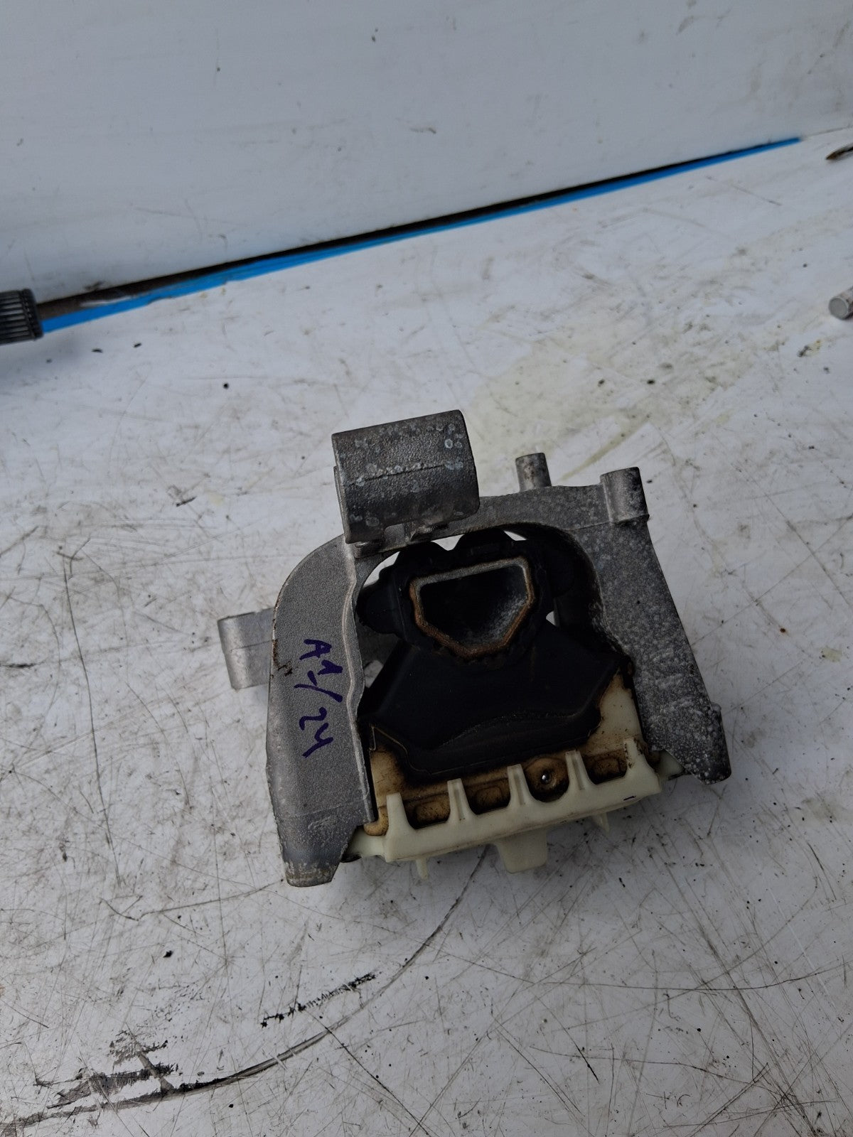 2024 AUDI A1 ENGINE MOUNT 2Q0199262BJ