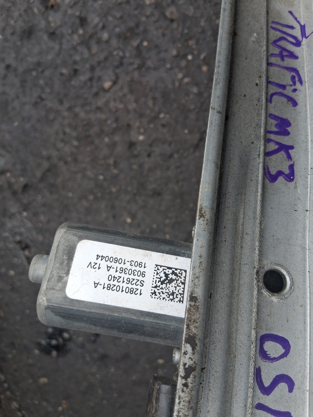 2023 RENAULT TRAFIC MK3 OSF DRIVER SIDE FRONT WINDOW MOTOR REGULATOR 807206238R
