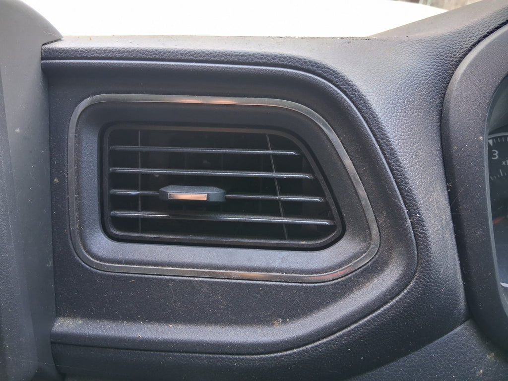 2024 RENAULT MASTER MK3 OS DRIVER SIDE MIDDLE DASH AIR VENT