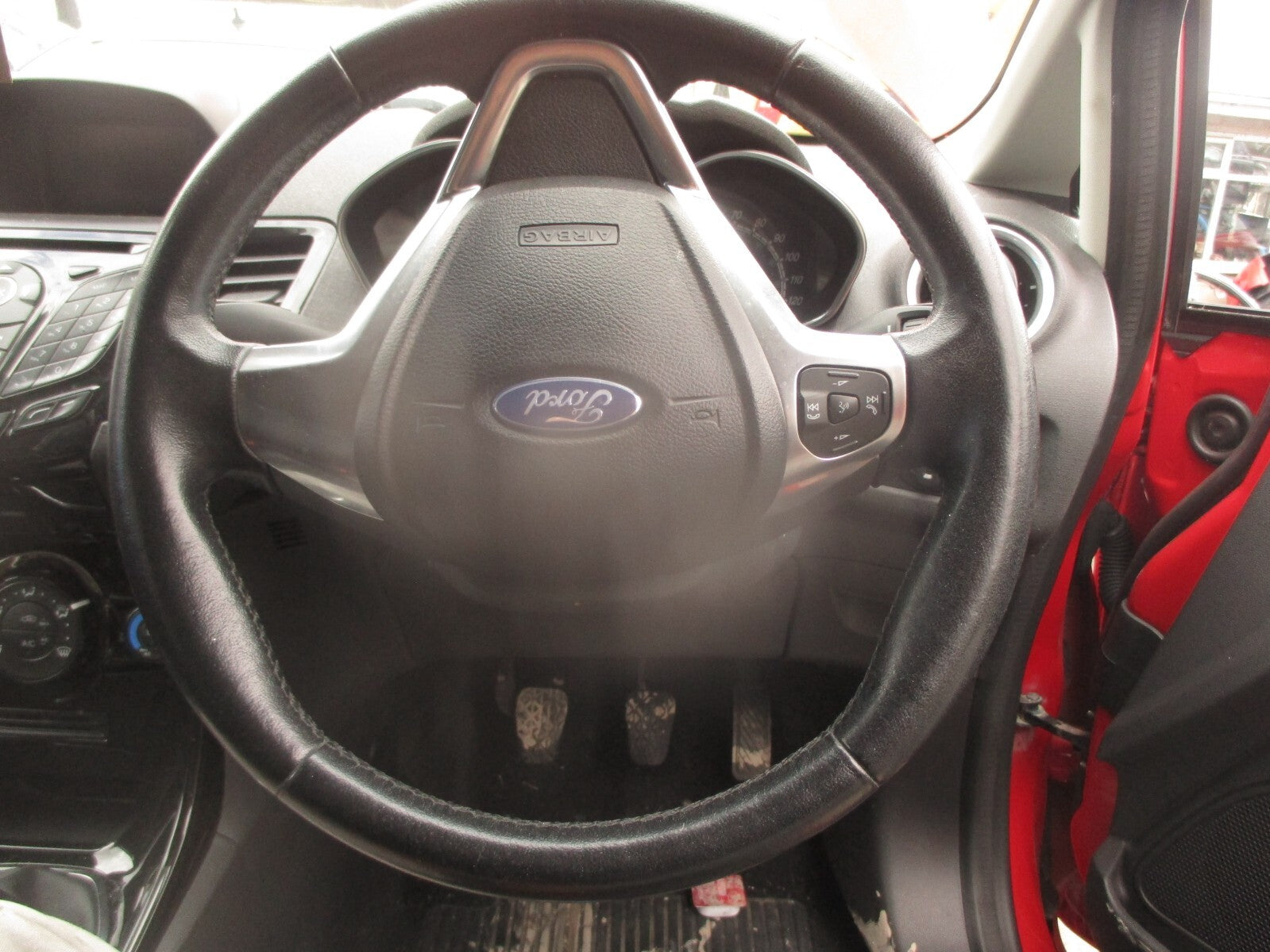 2017 FORD FIESTA MK7 3 SPOKE MULTIFUNCTION STEERING WHEEL