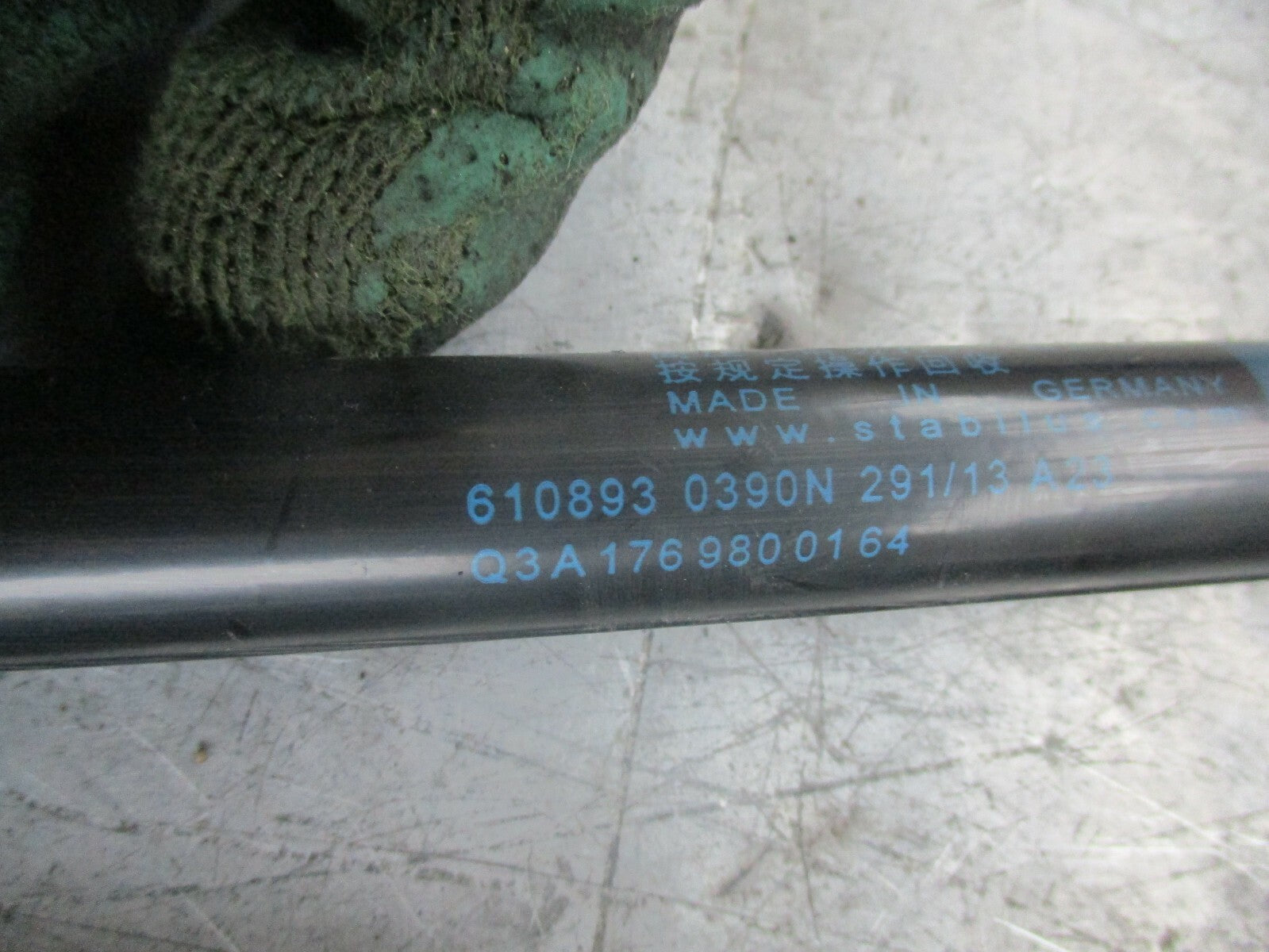 MERCEDES A CLASS W176 BOOTLID TAILGATE STRUTS STAYS A1769800164