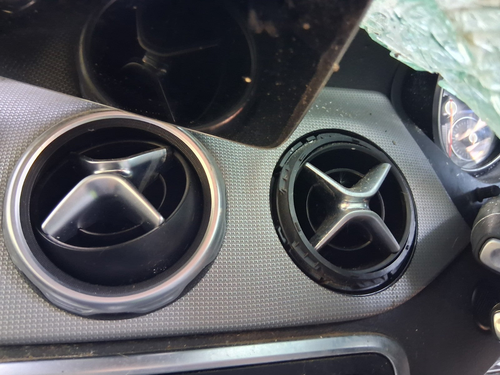 2019 MERCEDES BENZ GLA 180 X156 FRONT DASHBOARD CENTRE AIR VENT