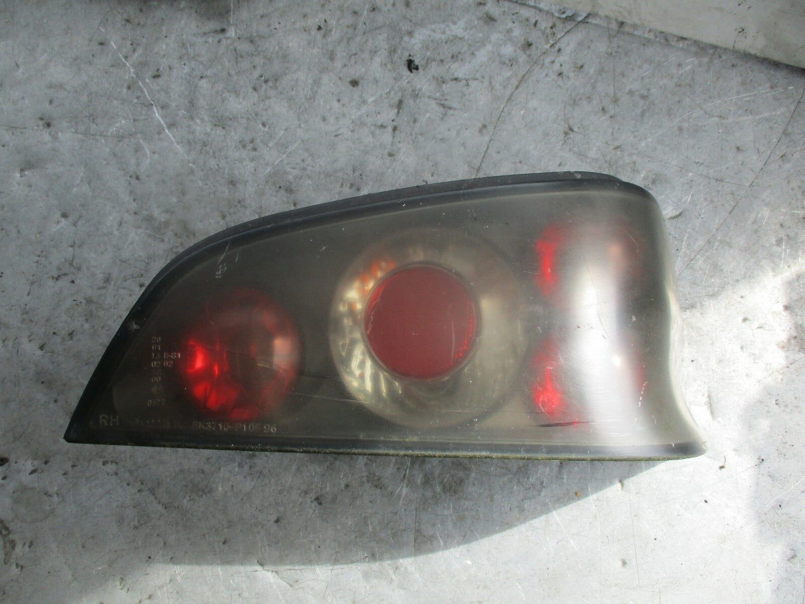PEUGEOT 106 MK2 OSR DRIVER SIDE REAR TAIL LIGHT REAR RIGHT