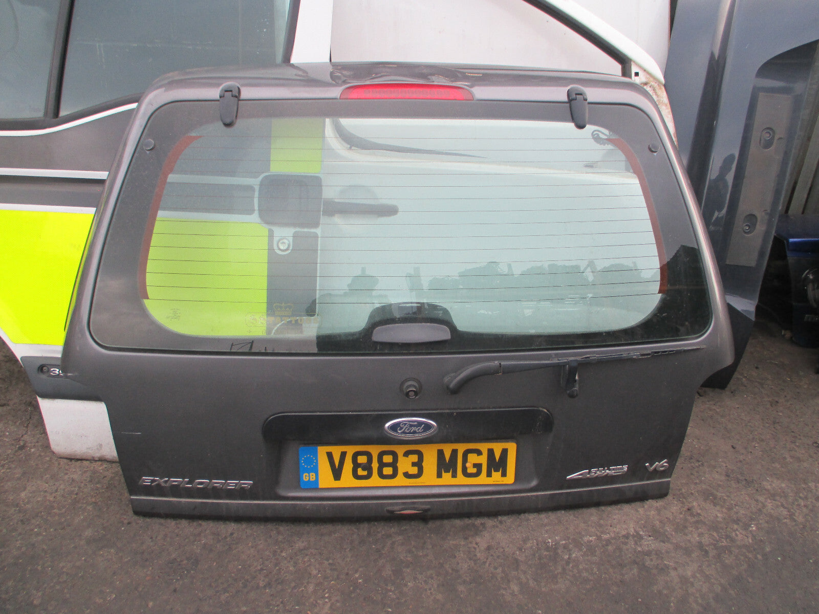 FORD EXPLORER 2000 REAR COMPLETE TAILGATE BOOTLID  PLATINUM METALLIC
