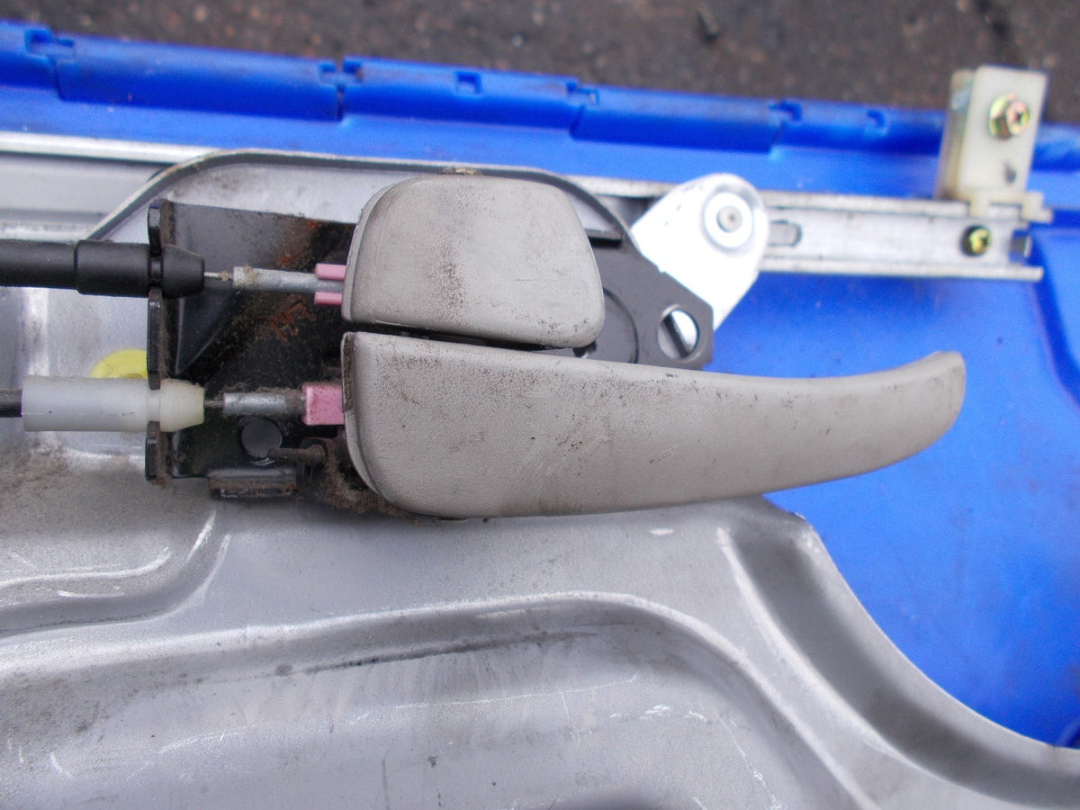 2005 HYUNDAI TRAJET GSI NSF PASSENGER SIDE FRONT WINDOW REGULATOR 824703A000