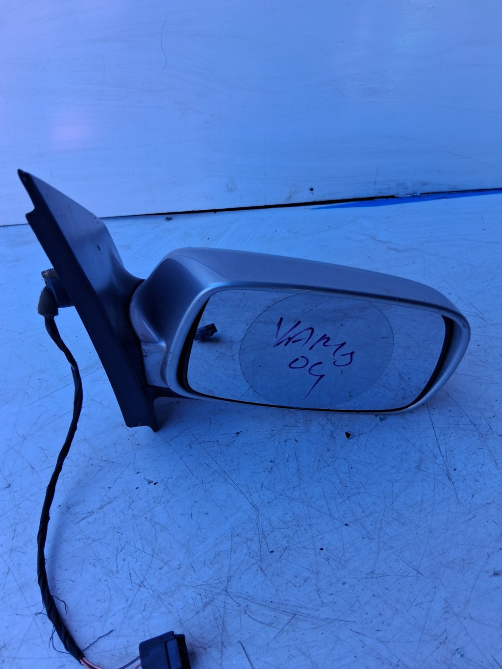 TOYOTA YARIS 2004 OSF FRONT RIGHT DRIVER SIDE MANUAL WING MIRROR 879100D02000
