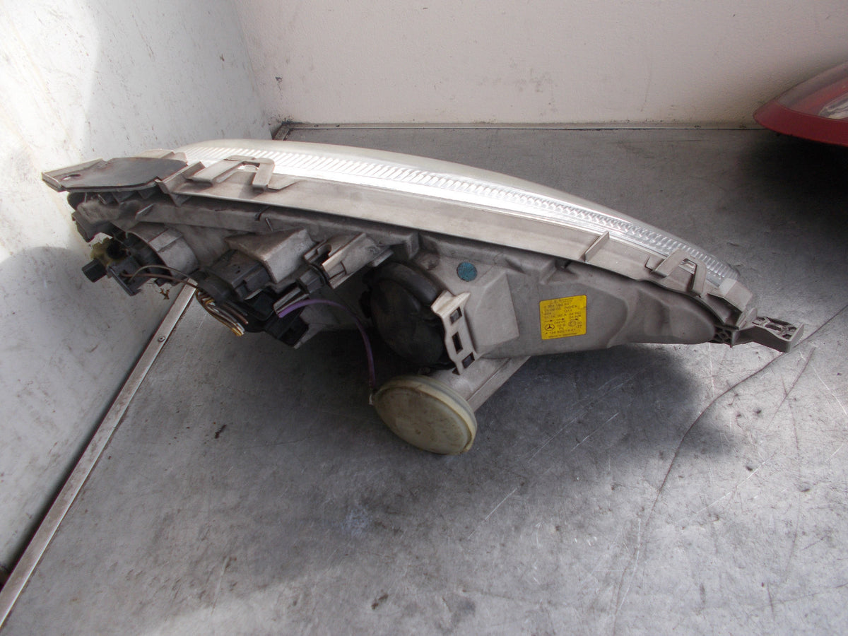 MERCEDES A160 2003 NS PASSENGER SIDE HEADLIGHT HEADLAMP A1688201961